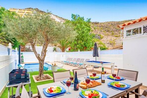 Outdoor dining - Villa Lima by Villa Plus (Adeje)