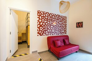 35 インチの薄型テレビ (デジタル放送視聴可)