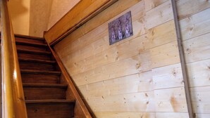 Unclassified image, 3 of 56, button - Vacation home in the Ouche Valley Situated between Dijon and Beaune.  (La Bussière-sur-Ouche)