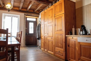 Interior - Vacation home in the Ouche Valley Situated between Dijon and Beaune. (La Bussière-sur-Ouche)