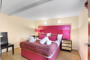 2 slaapkamers, een strijkplank/strijkijzer, reisbedje, gratis wifi