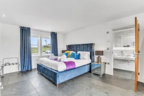 4 bedrooms, iron/ironing board, travel cot, free WiFi