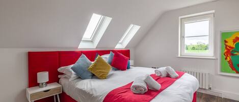 4 habitaciones, tabla de planchar con plancha y cuna de viaje