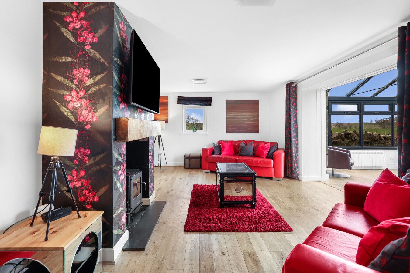 Smart-TV, peis, videospill og bordtennis