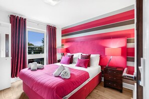 3 slaapkamers, een strijkplank/strijkijzer, reisbedje, gratis wifi