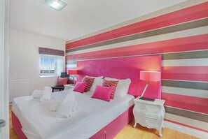 3 bedrooms, iron/ironing board, travel crib, free WiFi