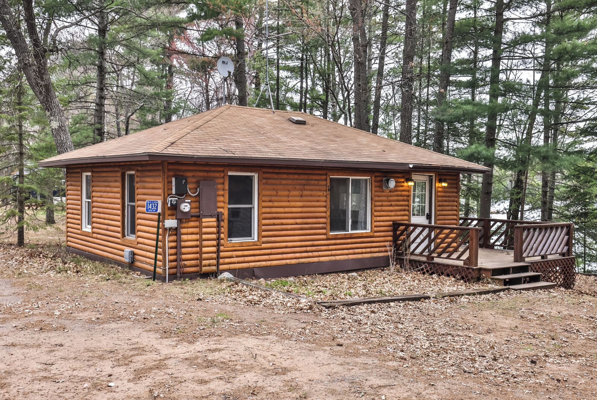 NEW! Adorable 2 bedroom on Fawn Lake.