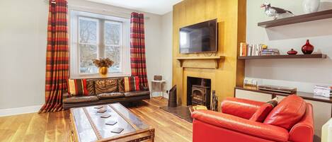 Smart-TV, Kamin, Stereoanlage