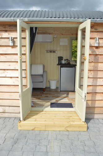 The Warren No Hot Tub 1 pet allowed Onsite Fishing