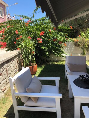 Front of property - ÇAKIRBEY HOTEL (Cesme)