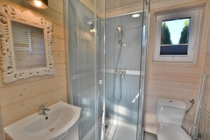 Douche, serviettes fournies