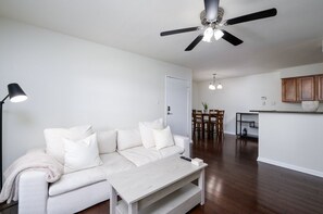 Smart TV, books, offices - 2BR Gated Condo | Pool + Gym Near Old Town (Scottsdale)