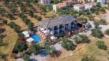 Deluxe Double Room, Garden View | Front of property