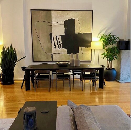 Beautiful penthouse in downtown NYC, minutes from all the city has to offer.