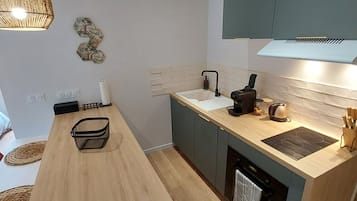 Réfrigérateur, micro-ondes, four, lave-vaisselle