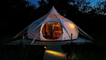 Cabin | Exterior