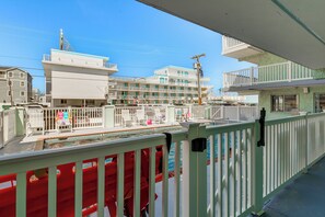 Apartment (2 Bedrooms) | Bahagian dalam