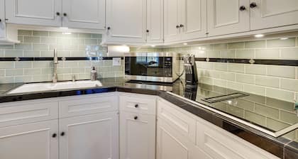 Huntington Beach Vacation Rental ~ 3 Mi to Dtwn!