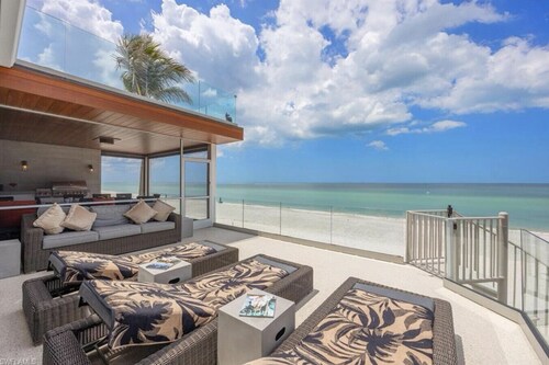 Beachfront Dream - Stunning View Directly on the Beach