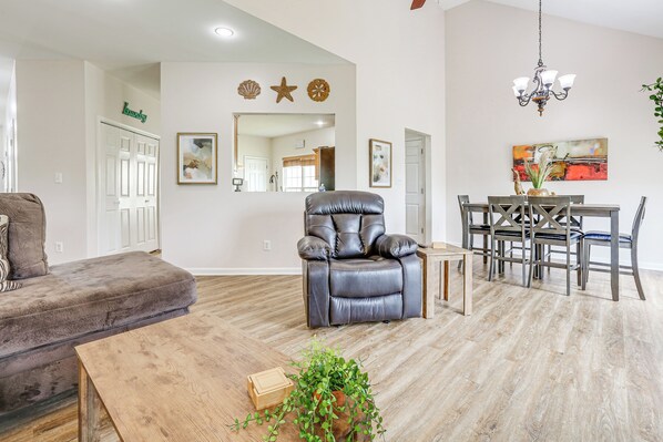 House (4 Bedrooms) | Interior