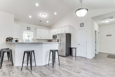 Savannah Lakes Village Home: Golf & Hike!