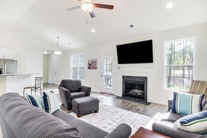 House (3 Bedrooms) | Interior