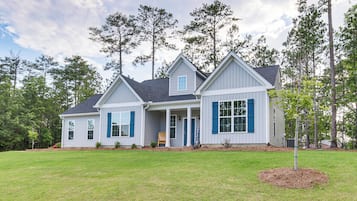 House (3 Bedrooms) | Front of property