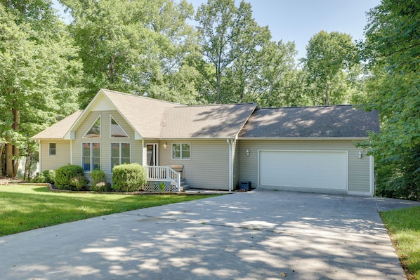 House (4 Bedrooms) | Front of property