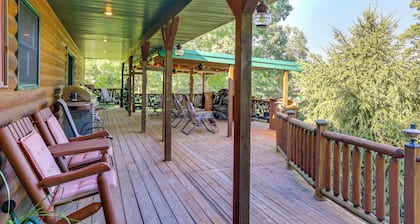 'just a Cast Away' Cassville Cabin w/ Covered Deck