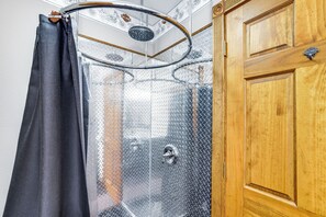 House (3 Bedrooms) | Interior - 'just a Cast Away' Cassville Cabin w/ Covered Deck (Cassville)