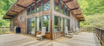Cedar Mountain Cabin, 2 Mi to Dupont State Forest!