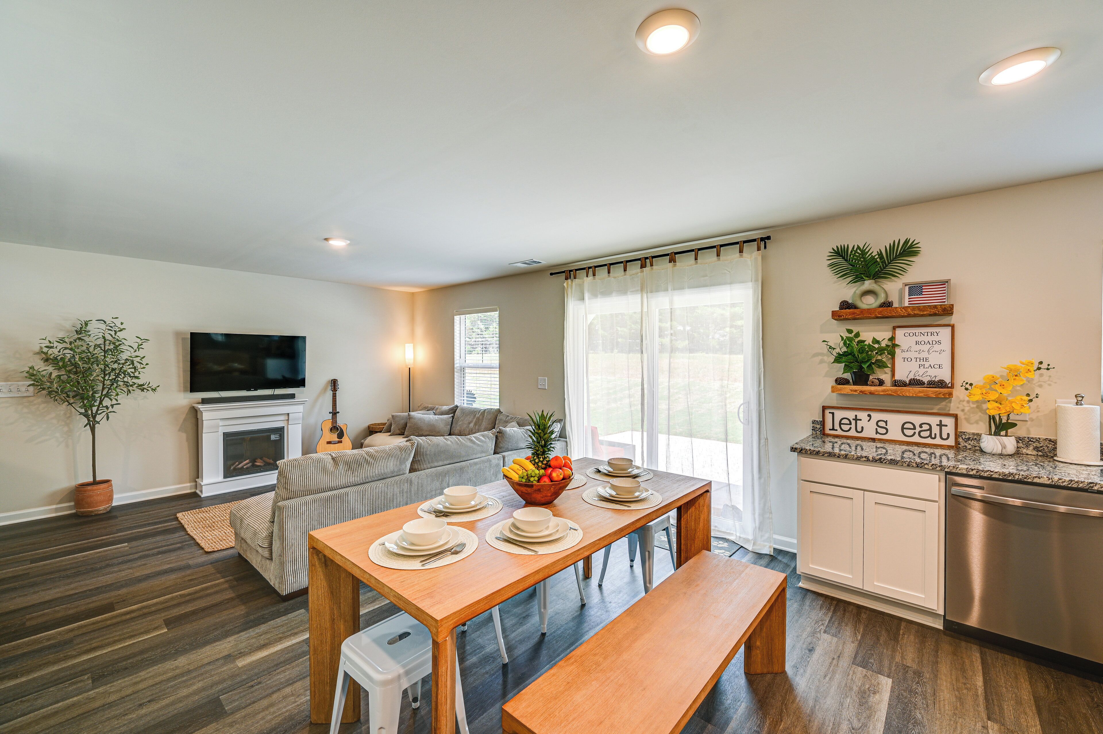 المنشأة من الداخل