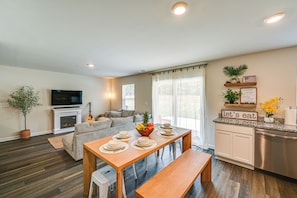 House (3 Bedrooms) | Interior - < 1 Mi to Lake Hartwell! Home w/ Pet-friendly Yard (Anderson)