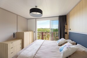 3 bedrooms, iron/ironing board, WiFi, bed sheets - Chalet Oihana Avec vue sur la Campagne Basque et Piscine (Hasparren)