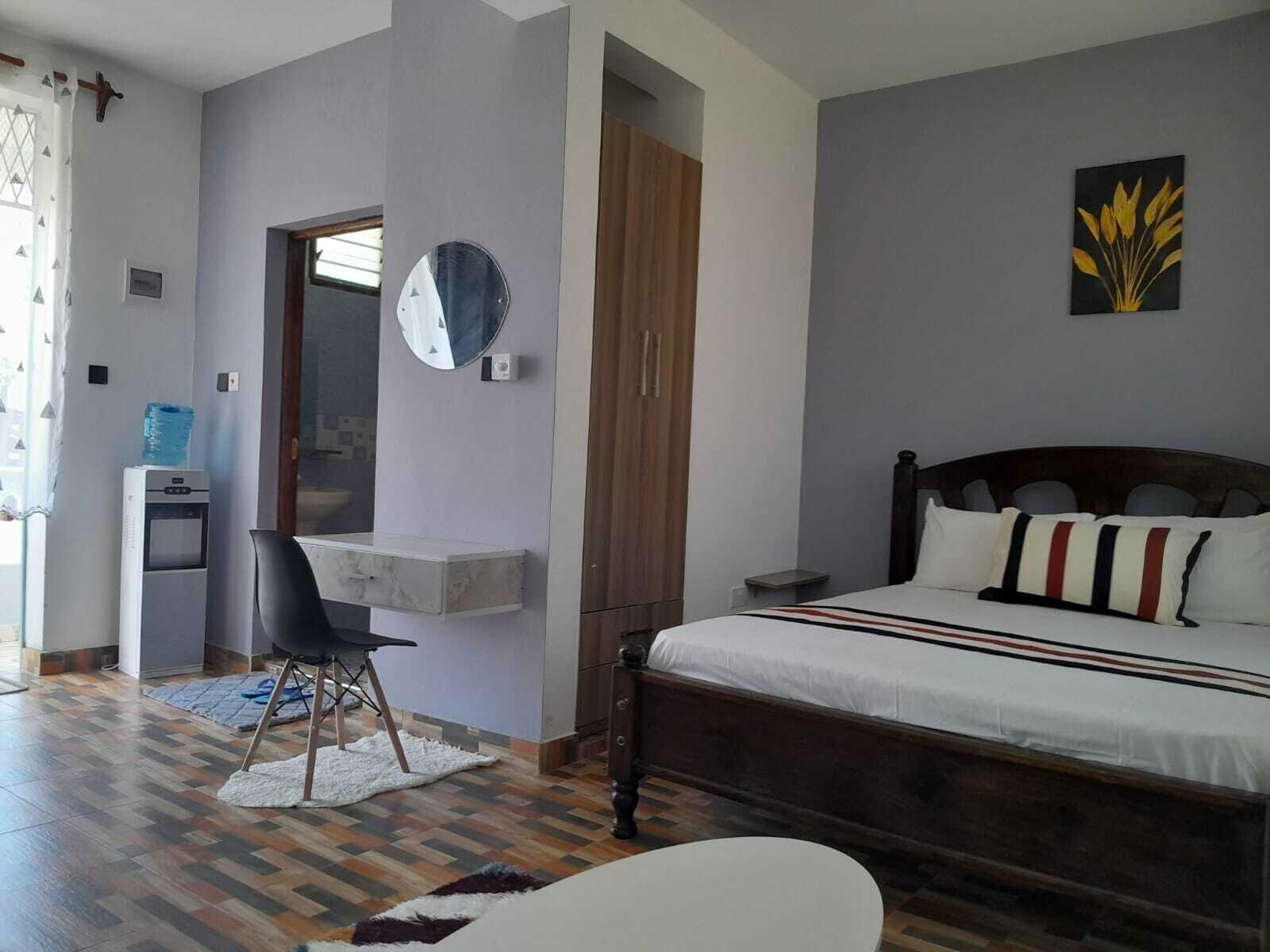 1 bedroom, in-room safe, iron/ironing board, free WiFi