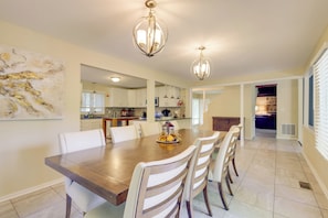 House (4 Bedrooms) | Interior - Lakefront Newport News Home, 6 Mi to City Center! (Newport News)