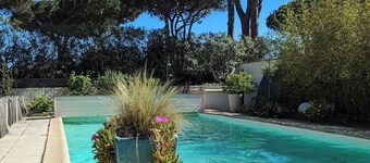 Grande Piscine au Coeur des Pins - à 2 pas du Golf