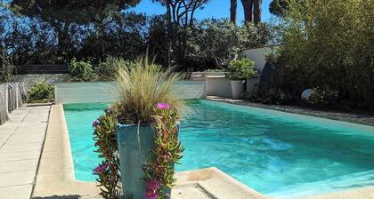 Grande Piscine au Coeur des Pins - à 2 pas du Golf