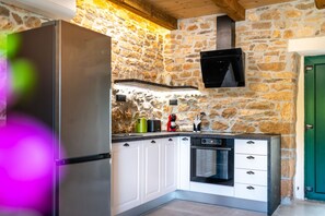 Villa | Eigene Küche | Kühlschrank, Ofen, Herdplatte, Geschirrspüler