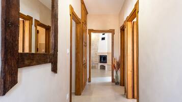 Villa | Interior entrance