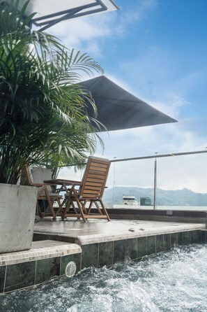 Piscina externa sazonal