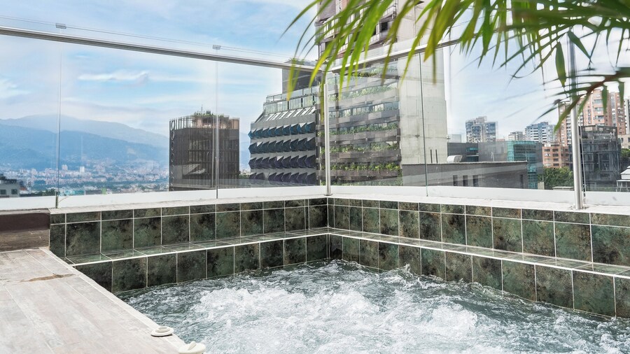 The O By Seekers Medellín