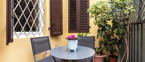 Apartment | Terrace/patio