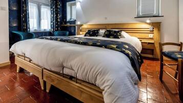 1 slaapkamer, een bureau, wifi, beddengoed