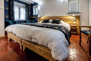 1 habitación, escritorio, wifi y ropa de cama 