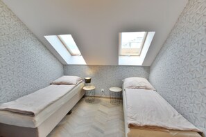 1 habitación, tabla de planchar con plancha, wifi gratis y ropa de cama 