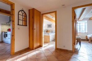 2 Schlafzimmer, Reisekinderbett, kostenloses WLAN