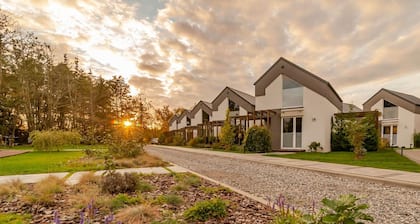 Maisons de vacances confortables, piscine d'été