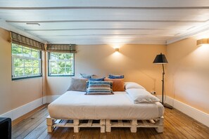 2 Schlafzimmer, Schreibtisch, Internetzugang, Bettwäsche