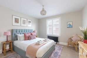 2 bedrooms, iron/ironing board, travel cot, free WiFi